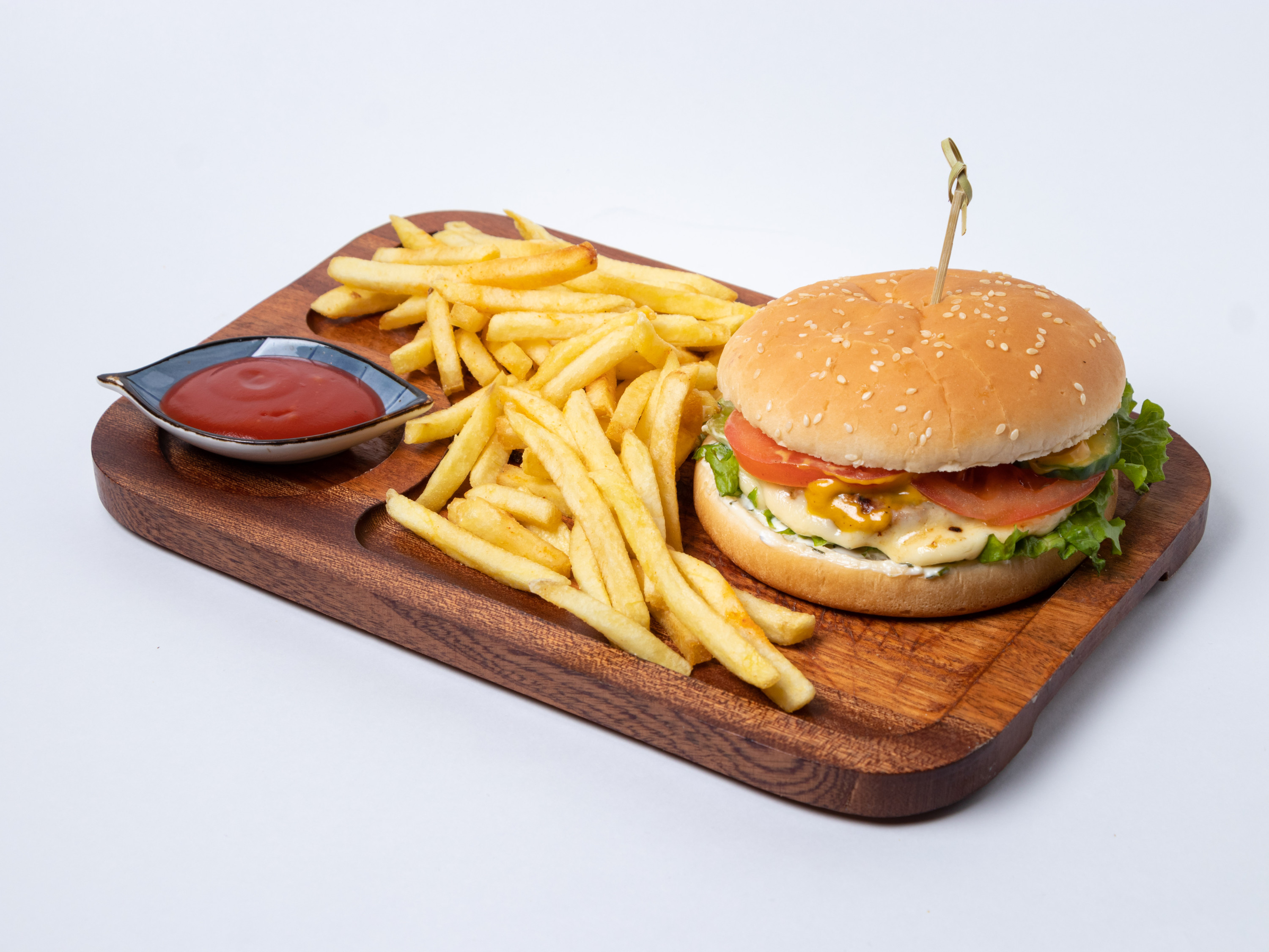 Бургер говяжий с фри